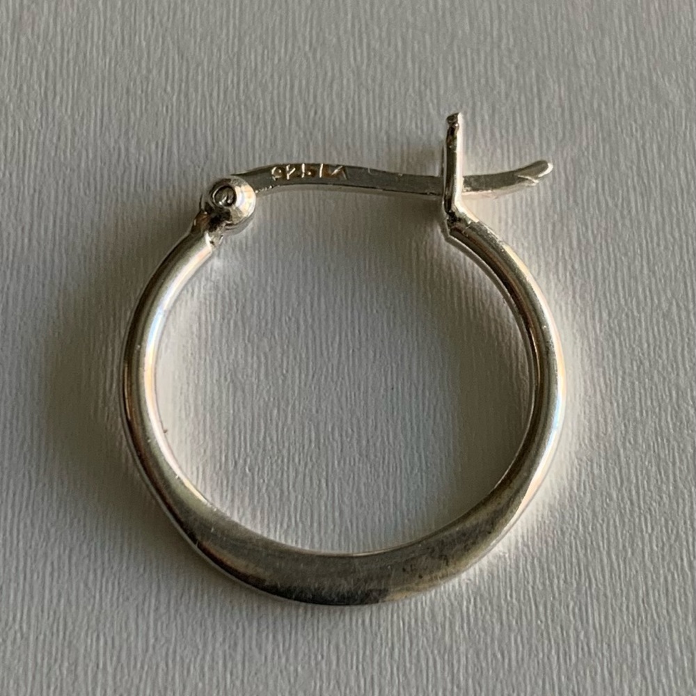 925 Sterling small hoop earring - Picture 2 of 13